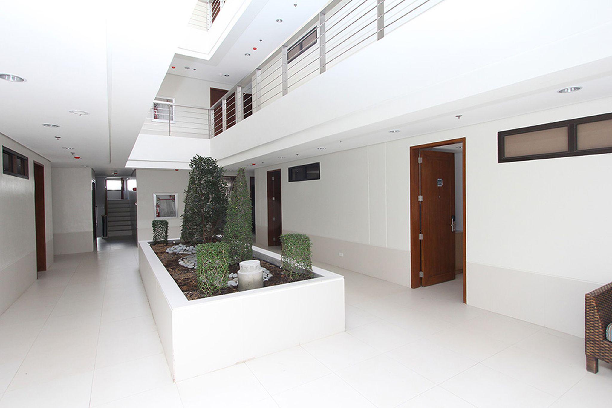 Crown Regency Courtyard Resort Balabag  Exterior photo