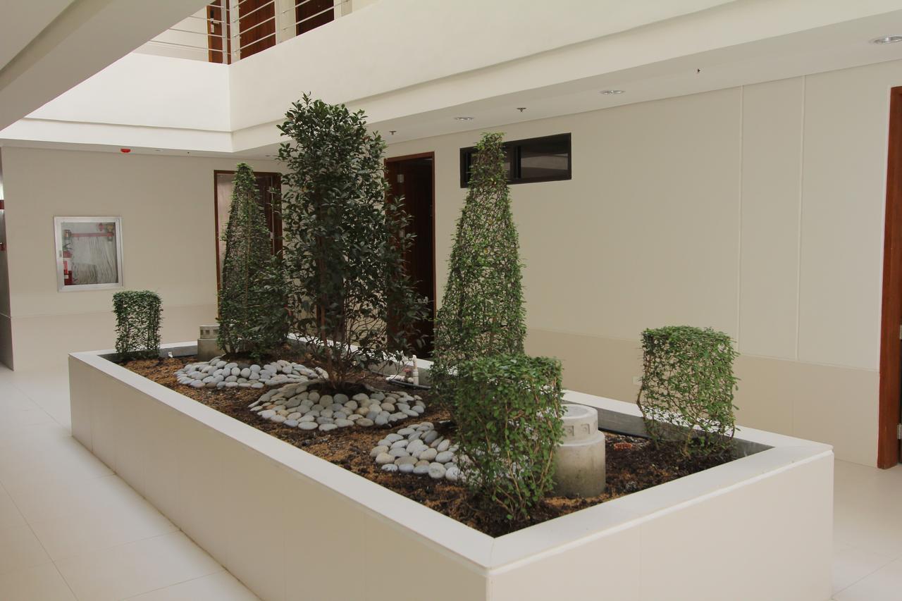 Crown Regency Courtyard Resort Balabag  Exterior photo