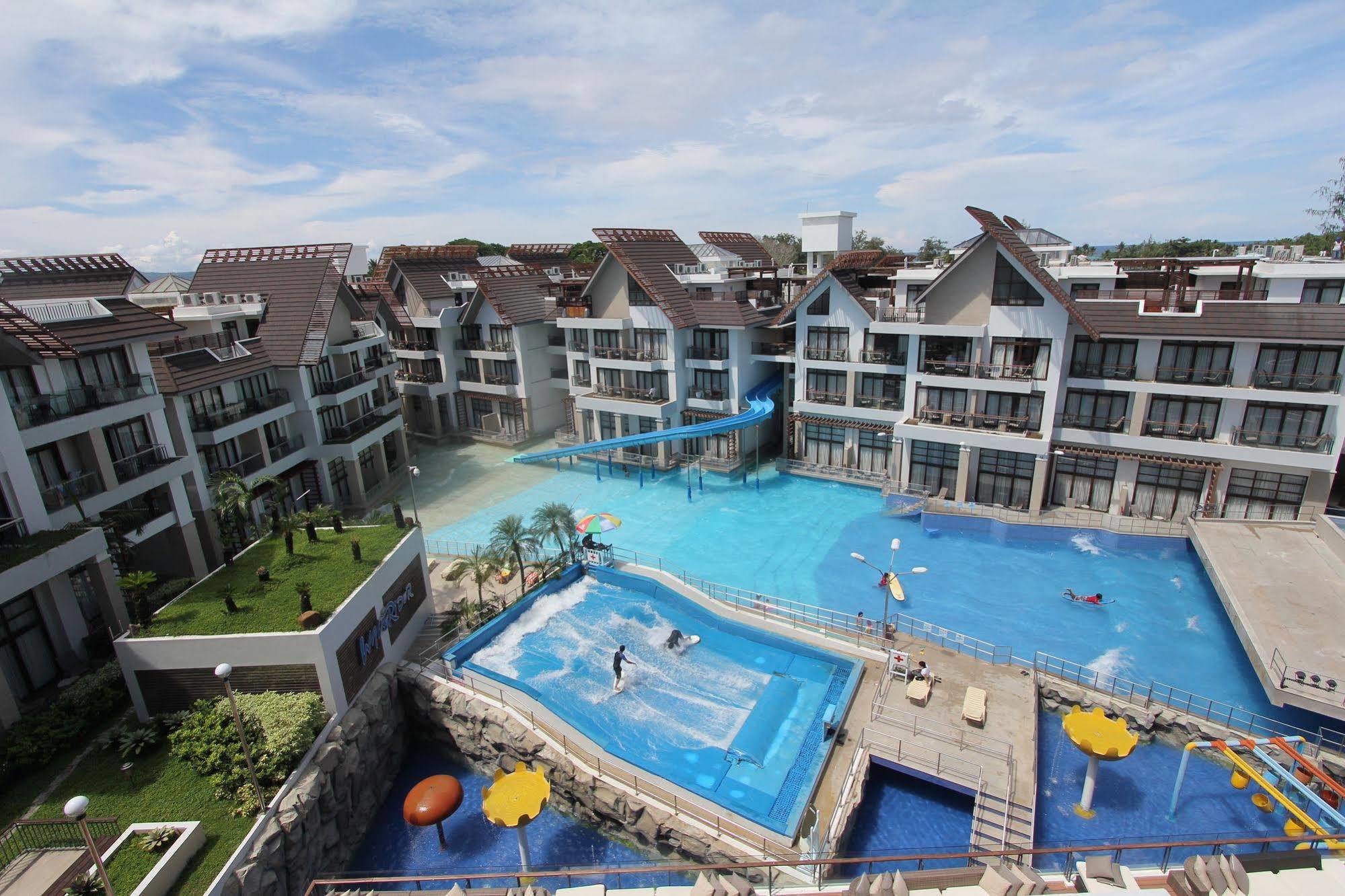 Crown Regency Courtyard Resort Balabag  Exterior photo